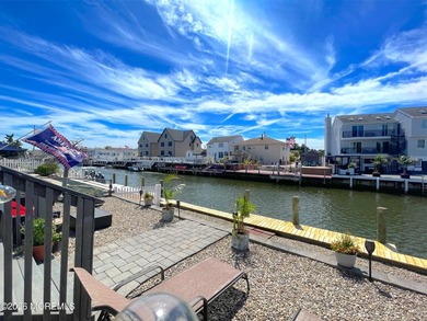 Bring your boat and enjoy waterfront living in Shelter Cove! - photo 10