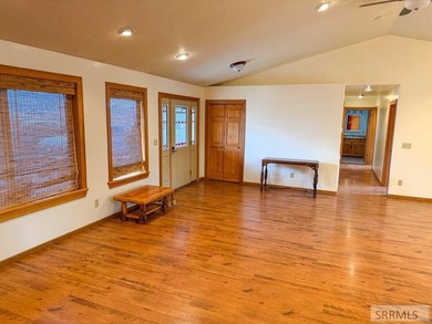 Back on the market at no fault to the seller. This comfortable 1 - photo 12