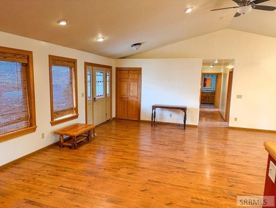 Back on the market at no fault to the seller. This comfortable 1 - photo 13