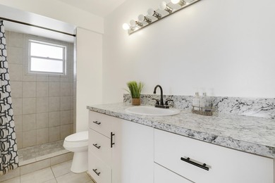Welcome home to this beautifully updated 2-bedroom, 2-bath, 55+ - photo 17