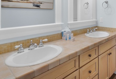 GREAT NEW PRICE!!! TWO-BEDROOM THREE BATH, LOCK-OUT STUDIO ON - photo 18