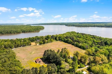 This property is Lake Life meets Farm Life! WALKING DISTANCE to - photo 18