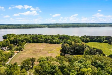 This property is Lake Life meets Farm Life! WALKING DISTANCE to - photo 22