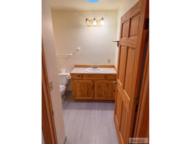 Back on the market at no fault to the seller. This comfortable 1 - photo 27