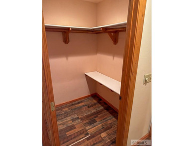 Back on the market at no fault to the seller. This comfortable 1 - photo 31