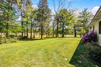 This property is Lake Life meets Farm Life! WALKING DISTANCE to - photo 32
