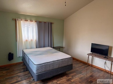 Back on the market at no fault to the seller. This comfortable 1 - photo 34