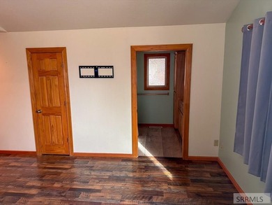 Back on the market at no fault to the seller. This comfortable 1 - photo 37