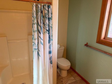 Back on the market at no fault to the seller. This comfortable 1 - photo 38
