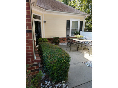 One floor ranch villa. Maintenance free living. @/2 bath wood - photo 1