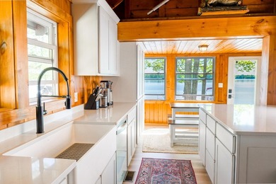 This one has a Northwoods personality with classic rustic charm - photo 4