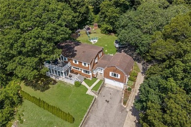 This spectacular 3 family with incredible ocean views is perfect - photo 2