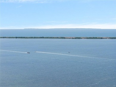 This spectacular 3 family with incredible ocean views is perfect - photo 3
