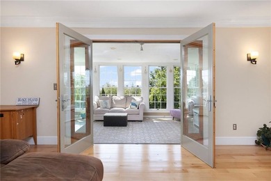 This spectacular 3 family with incredible ocean views is perfect - photo 9