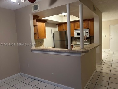 Beautiful 2bed/2bath apartment with excellent location, close to - photo 15