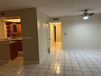 Beautiful 2bed/2bath apartment with excellent location, close to - photo 16