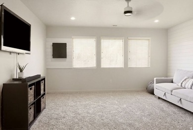 This is the home you have been waiting for, freshly renovated - photo 31