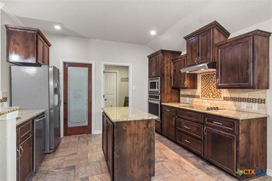 Welcome to the wonderful neighborhood of Onion Creek! The home - photo 8