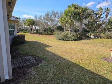 Upgraded Coastal Collection Admiral model single-family home in - photo 7