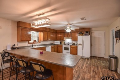 Welcome to your dream home nestled just outside of Mt. Pleasant - photo 9