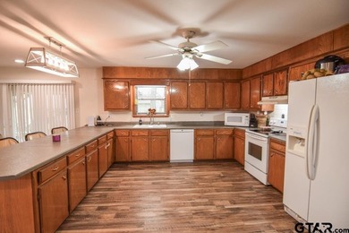 Welcome to your dream home nestled just outside of Mt. Pleasant - photo 10
