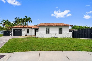 Beautifully updated 4-bedroom, 3-bath home in the heart of - photo 3