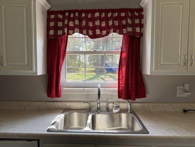 Escape to the Ozarks with this charming 3-bed, 2-bath vacation - photo 6