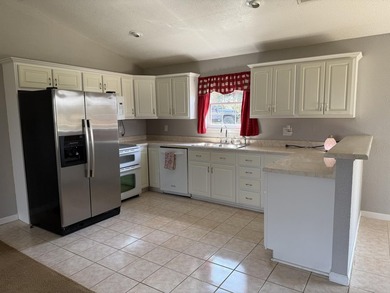 Escape to the Ozarks with this charming 3-bed, 2-bath vacation - photo 7
