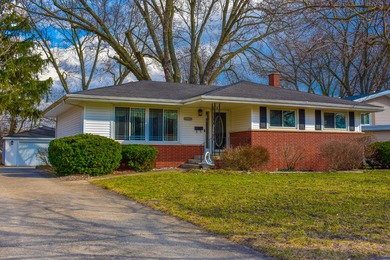 (private lake, pond, creek) Home For Sale in Munster Indiana