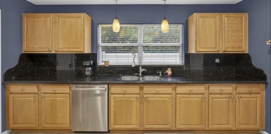 Incredible value: 3008 Sq Ft plus solar powered home + - photo 2