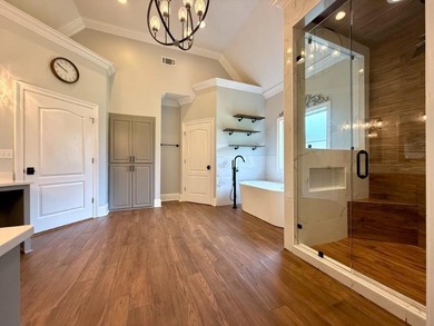 One of a kind! Simply stunning 6BR/4BA home with recently added - photo 17