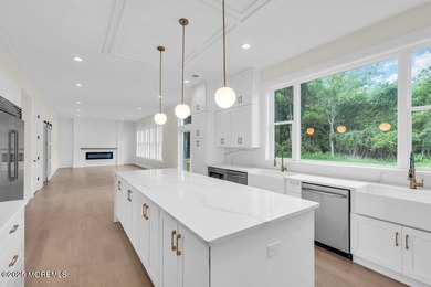 Beautiful, NEW CONSTRUCTION. This Custom Colonial features a - photo 8