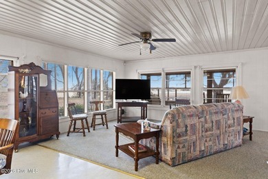 Once-in-a-lifetime opportunity to own an iconic commercial - photo 33
