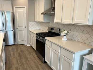 Move-In Ready Southside Home | 4 Bedrooms, 3 Baths | - photo 13
