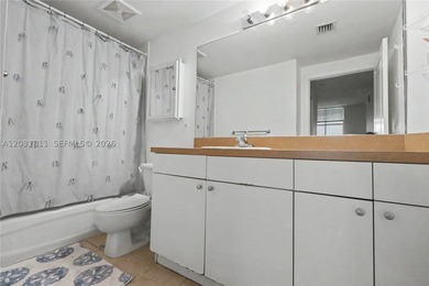 Experience the epitome of urban luxury in this exceptional - photo 14