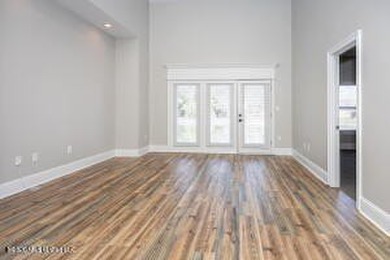 Beautiful Lakefront Townhome on Capri Place. The Desirable - photo 14