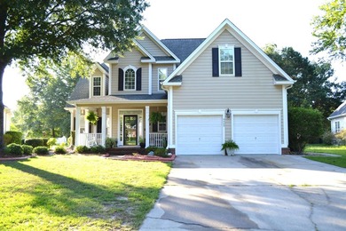 Don't miss this meticulously maintained, traditional two-story - photo 1