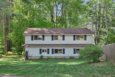 Welcome to year-round lake living on Great Sacandaga in this - photo 1