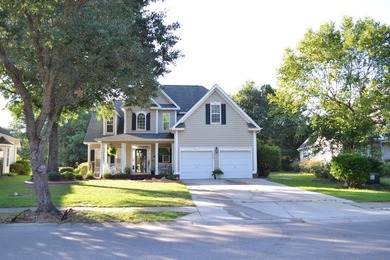 Don't miss this meticulously maintained, traditional two-story - photo 2
