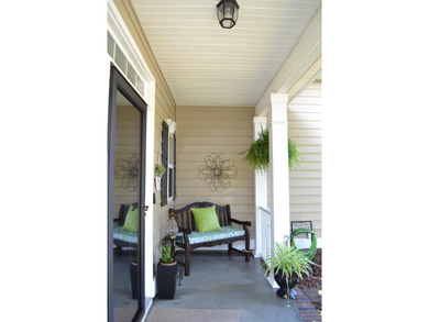 Don't miss this meticulously maintained, traditional two-story - photo 5