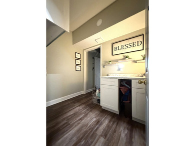 Don't miss this meticulously maintained, traditional two-story - photo 7