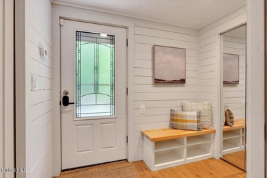 Welcome to year-round lake living on Great Sacandaga in this - photo 7