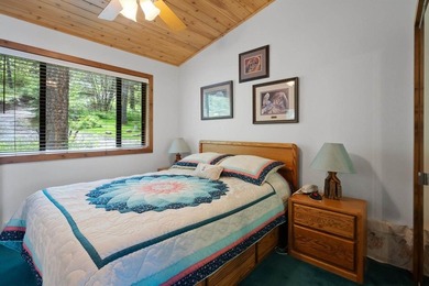 Just what you've been waiting for! Nestled along the - photo 27