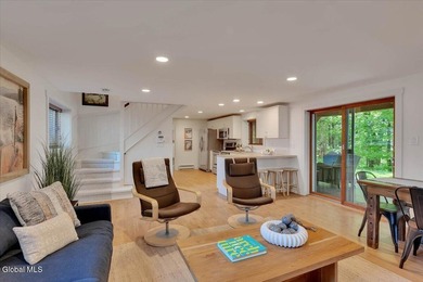 Welcome to year-round lake living on Great Sacandaga in this - photo 10