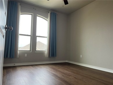 Move-In Ready Southside Home | 4 Bedrooms, 3 Baths | - photo 32