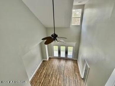 Beautiful Lakefront Townhome on Capri Place. The Desirable - photo 32