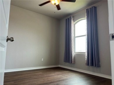 Move-In Ready Southside Home | 4 Bedrooms, 3 Baths | - photo 33