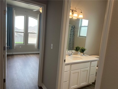 Move-In Ready Southside Home | 4 Bedrooms, 3 Baths | - photo 34