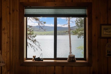 Just what you've been waiting for! Nestled along the - photo 34