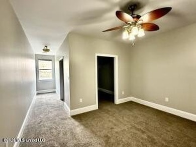 Beautiful Lakefront Townhome on Capri Place. The Desirable - photo 35